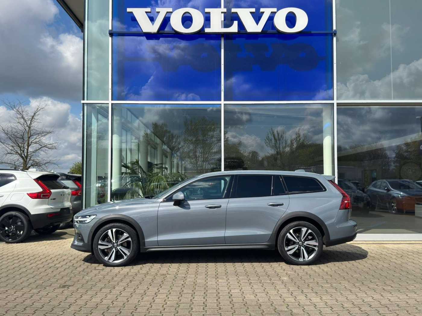 Volvo V60 Cross Country – Bild 4