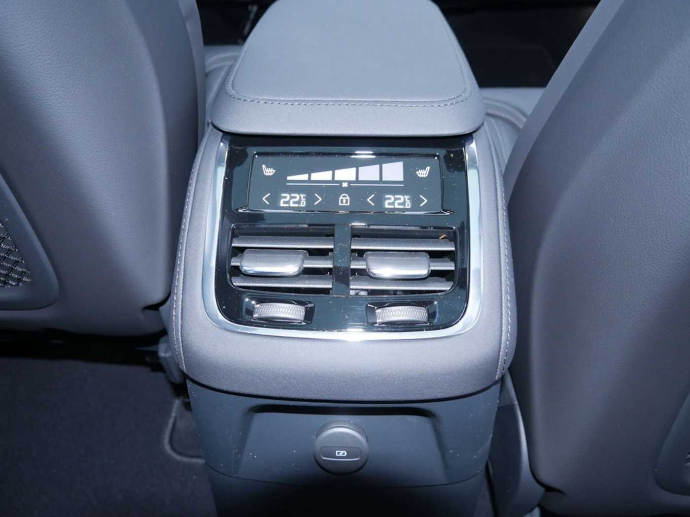 Volvo XC90 – Bild 18
