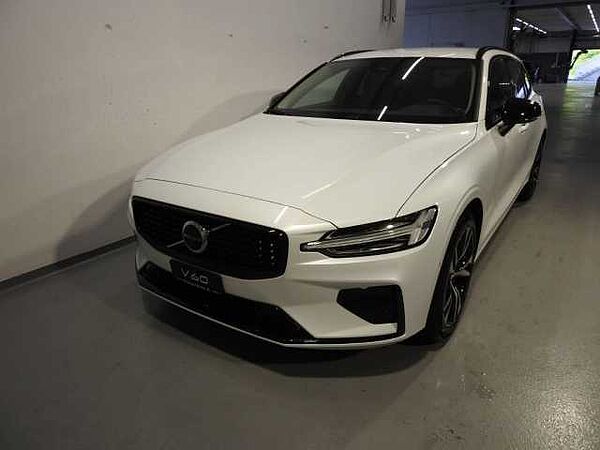 Volvo V60 2.0 B5 Plus Dark AWD