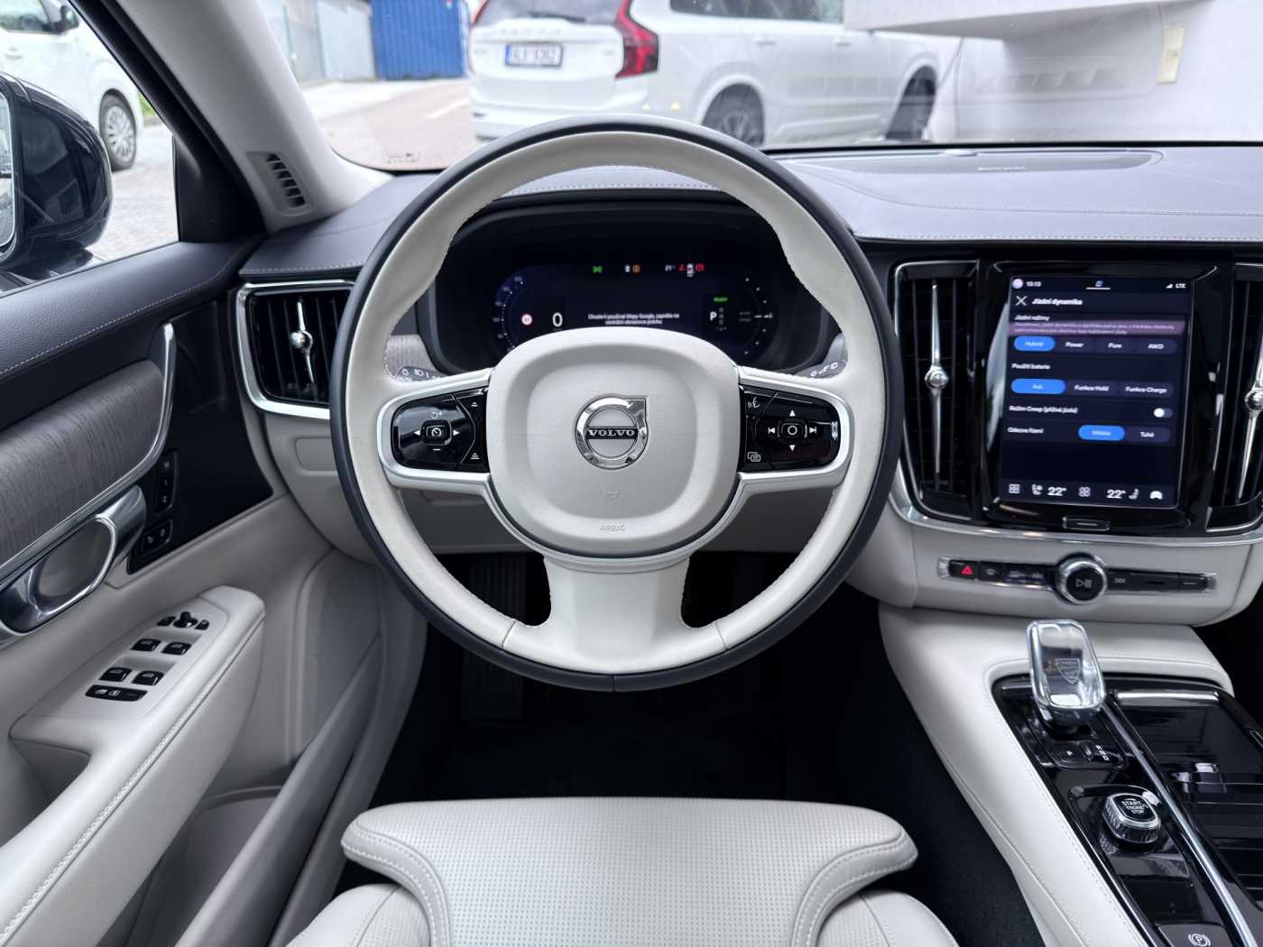 Volvo V90