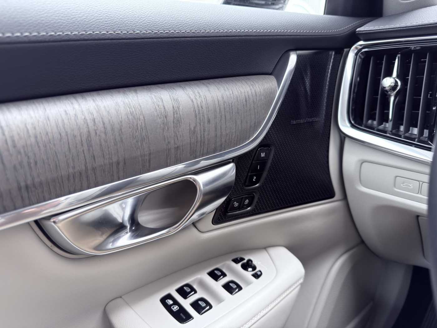 Volvo V90