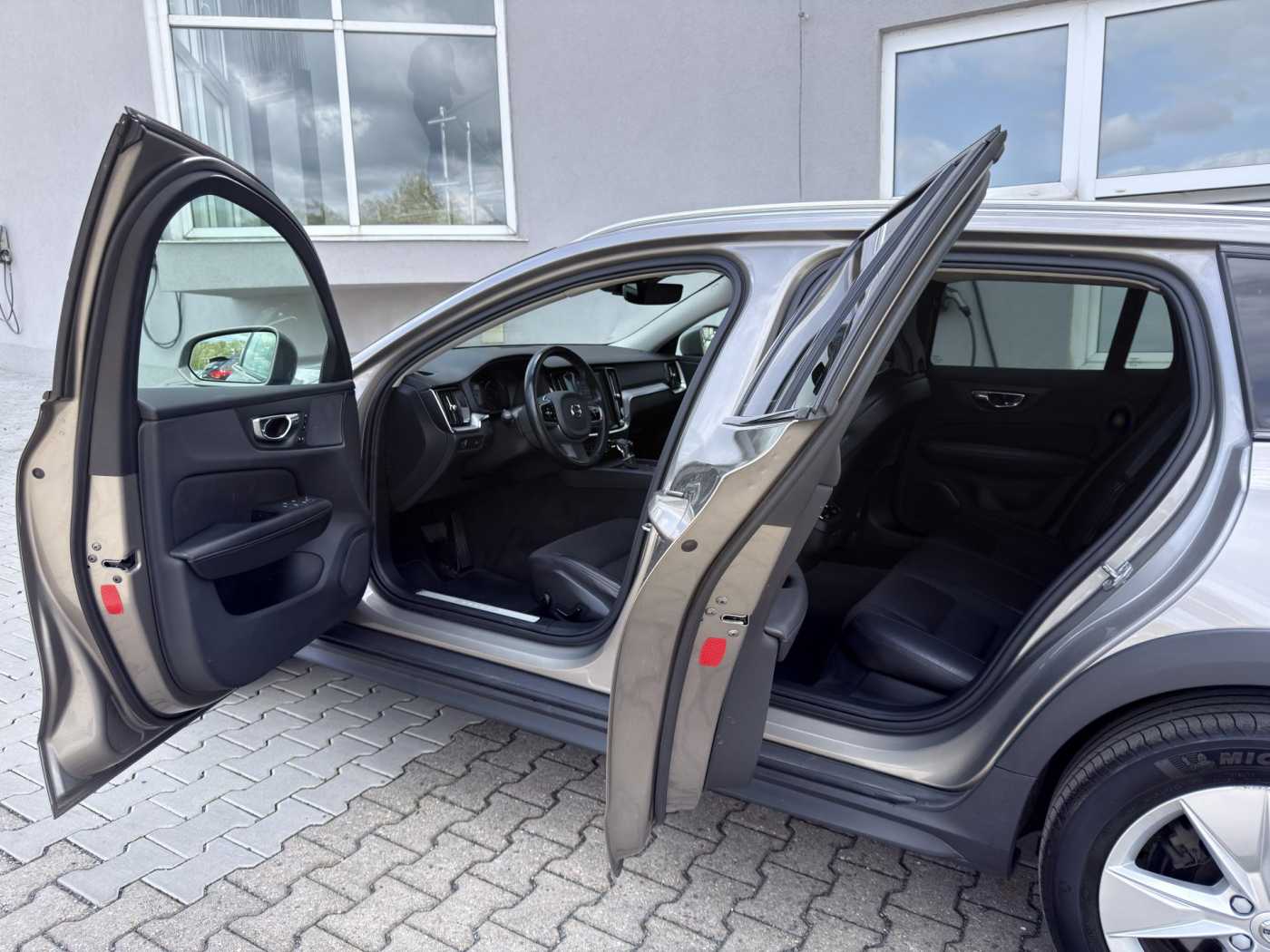 Volvo V60 Cross Country