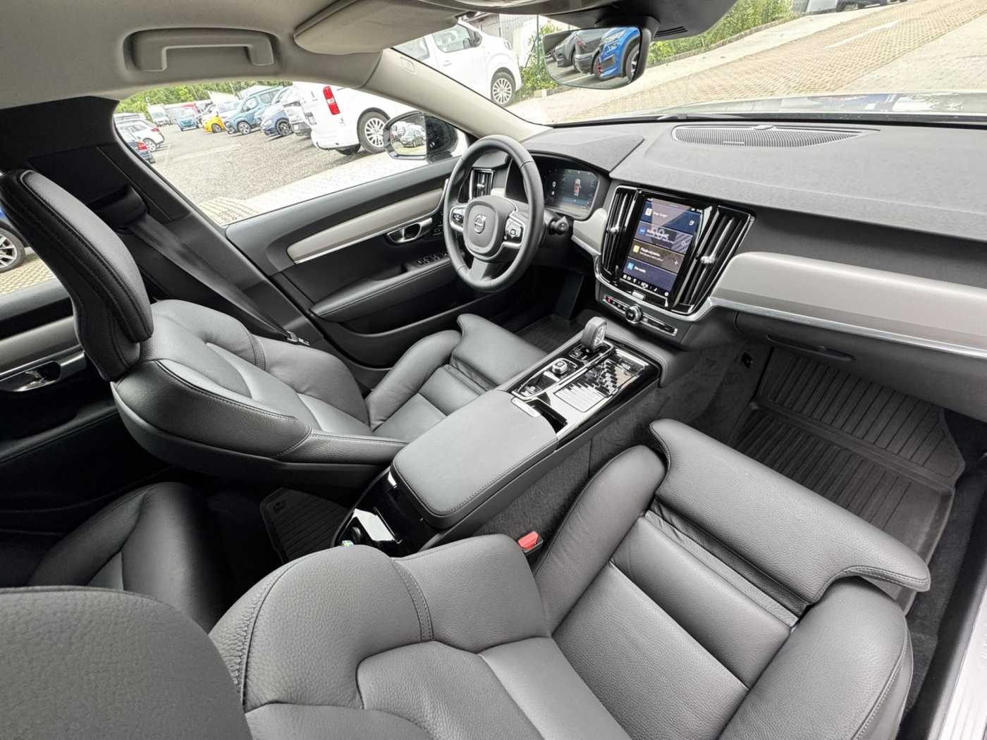Volvo V90
