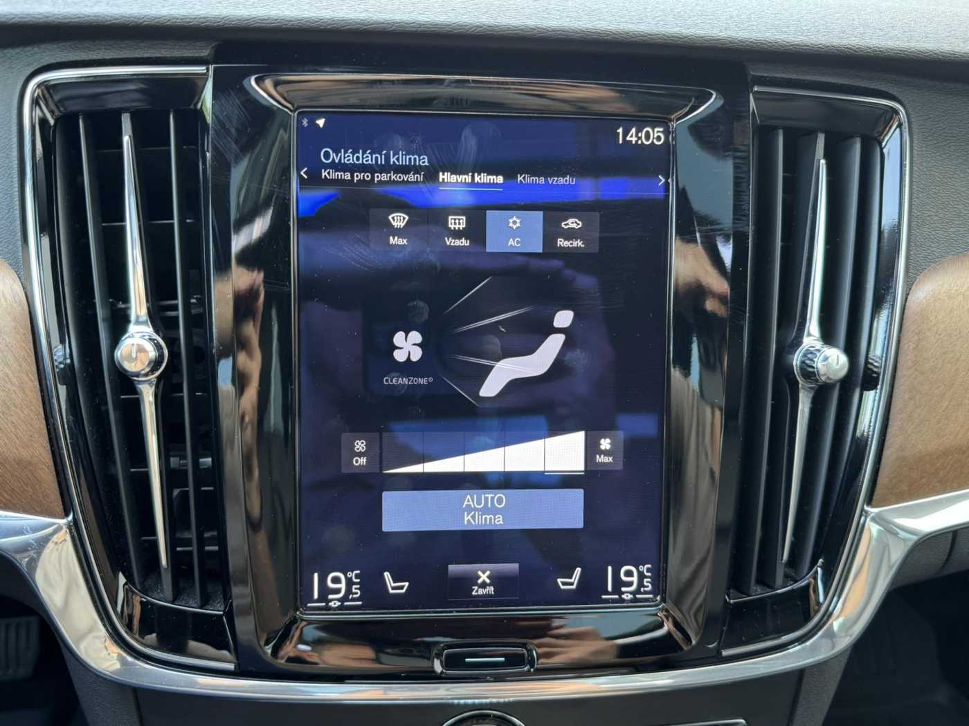 Volvo S90
