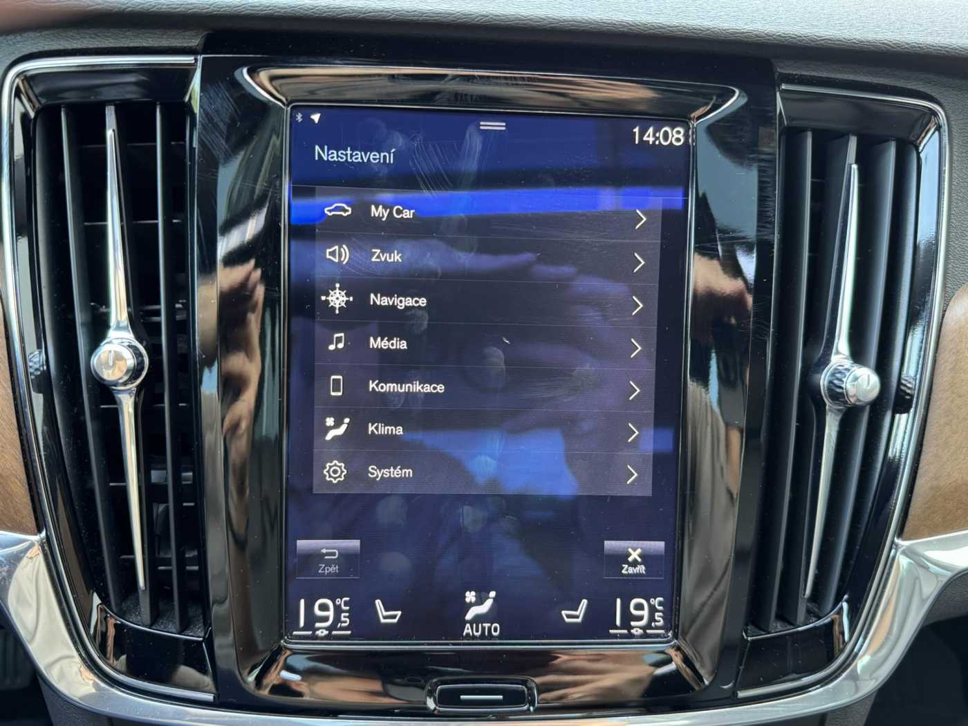 Volvo S90
