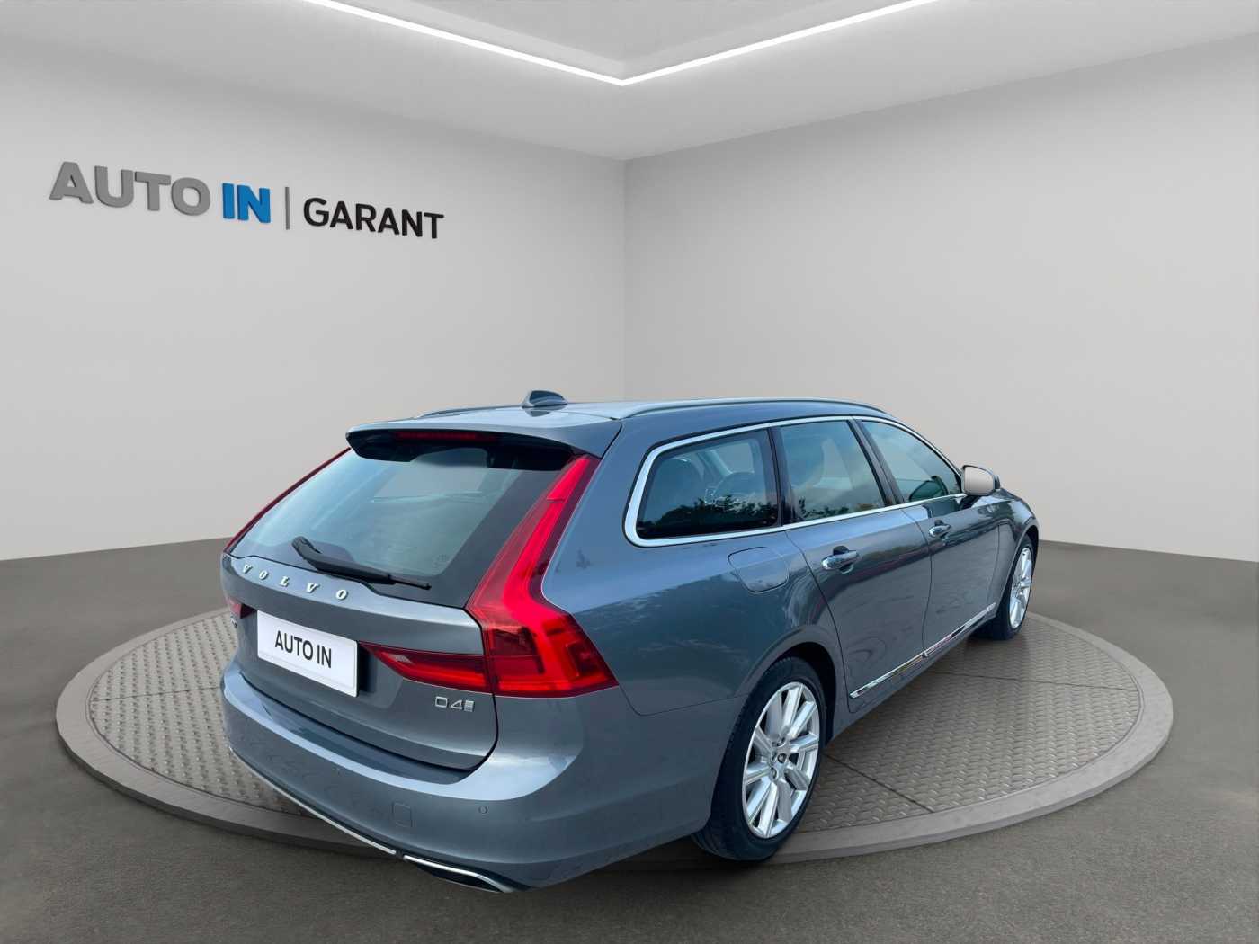 Volvo V90