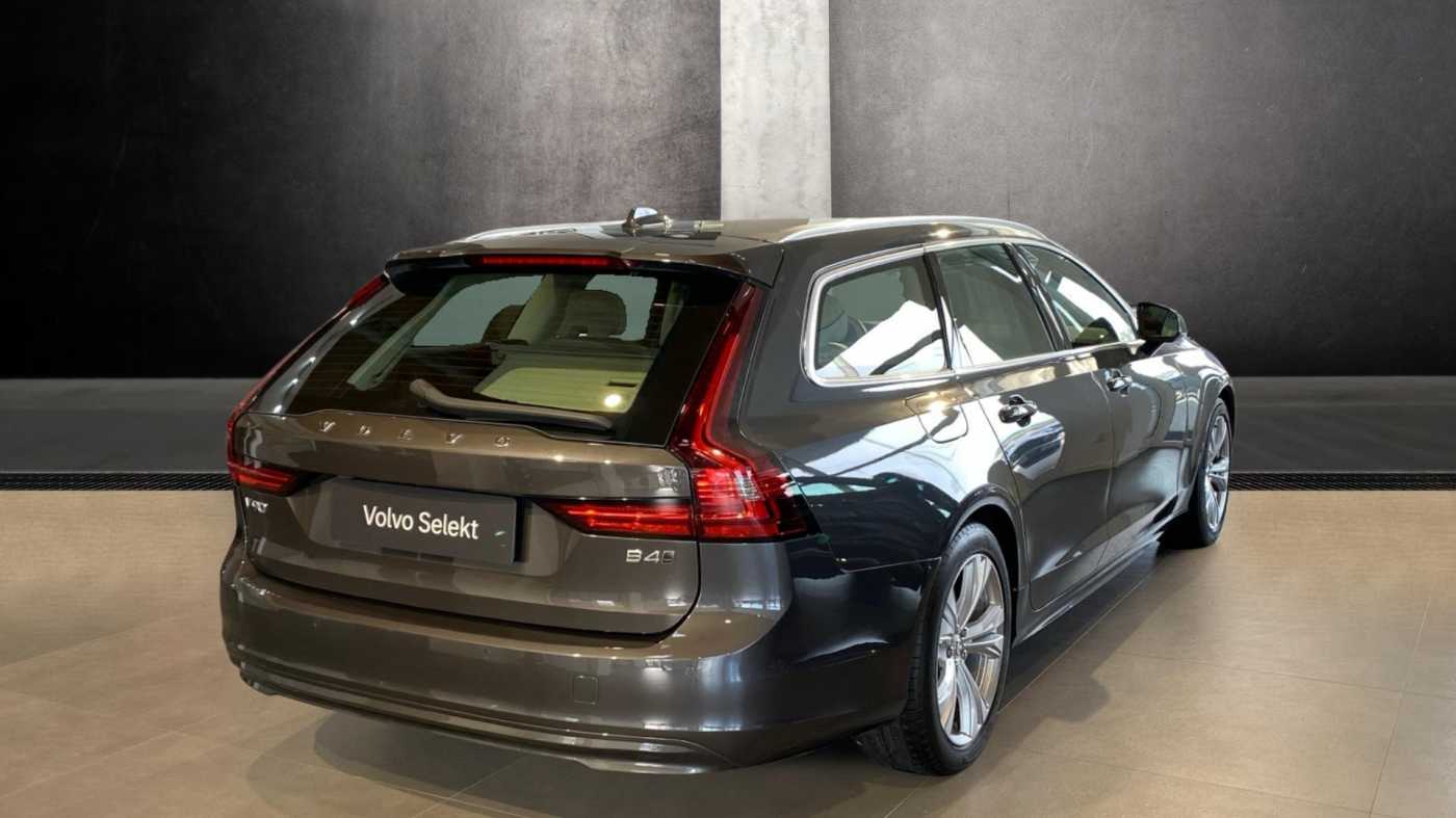Volvo V90