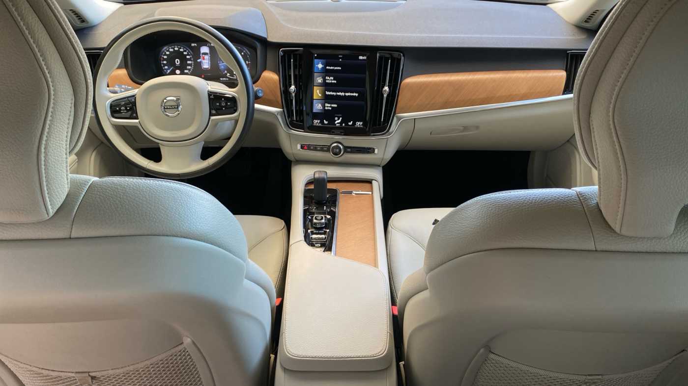 Volvo V90