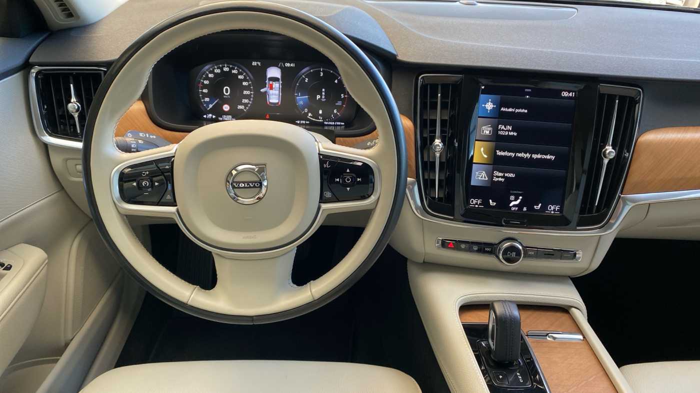 Volvo V90