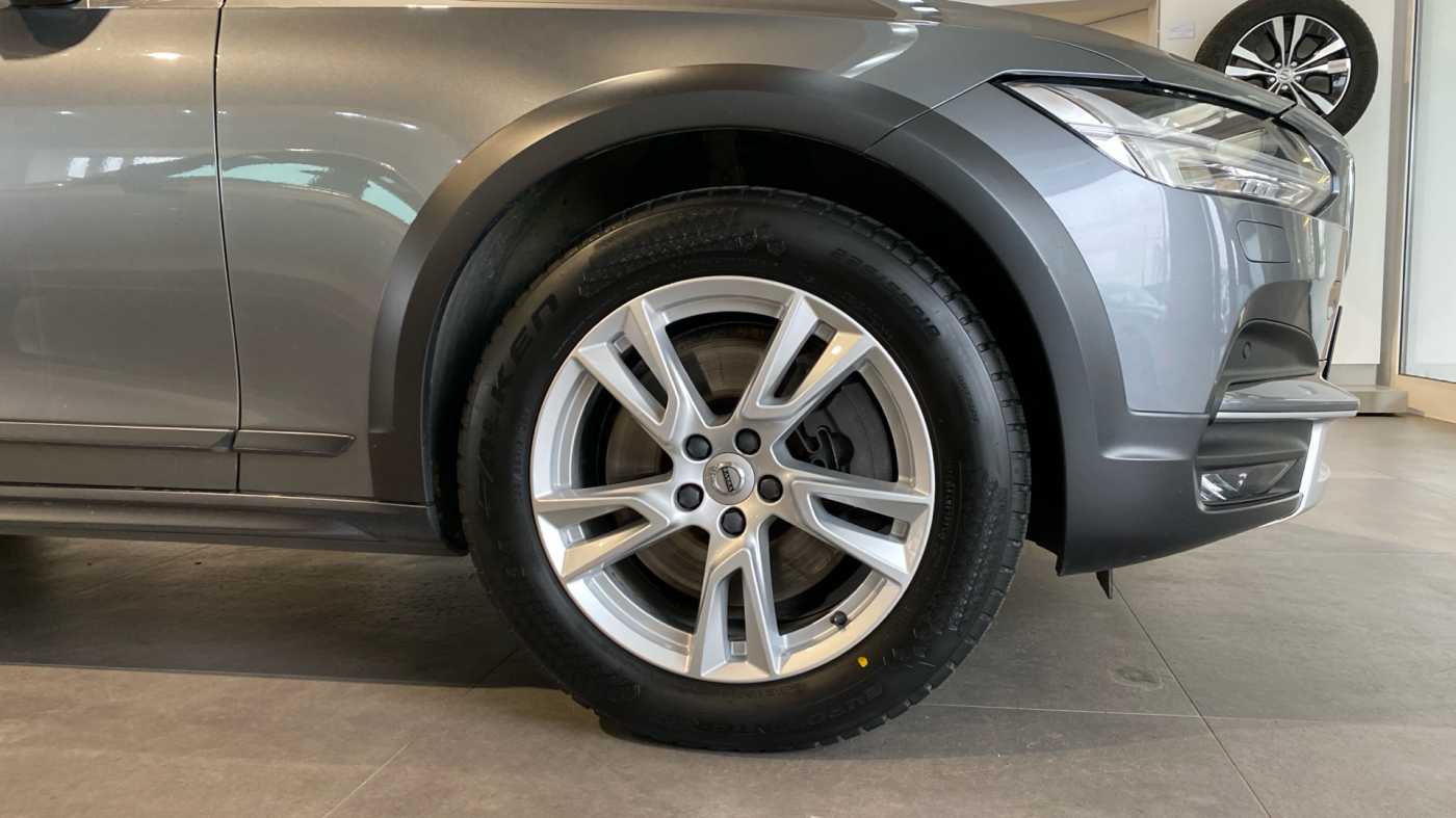 Volvo V90 Cross Country