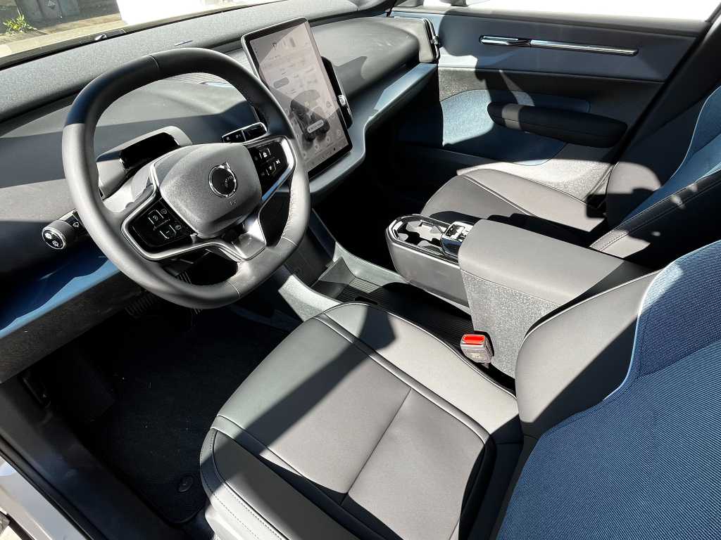 Volvo EX30