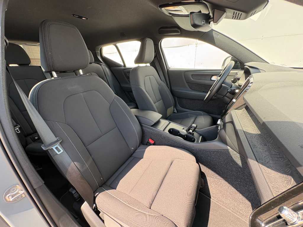 Volvo EX40