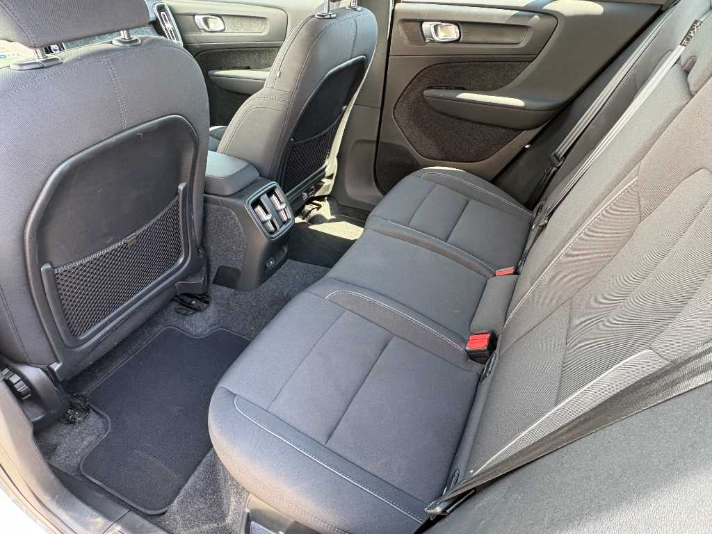 Volvo EX40