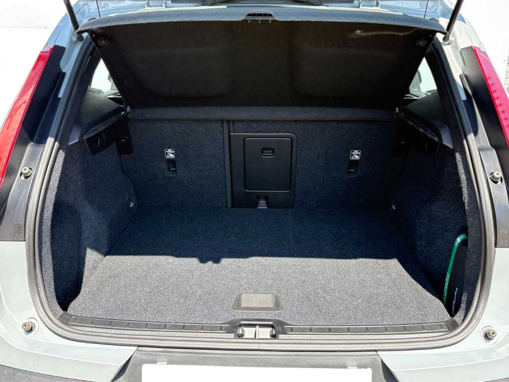 Volvo EX40