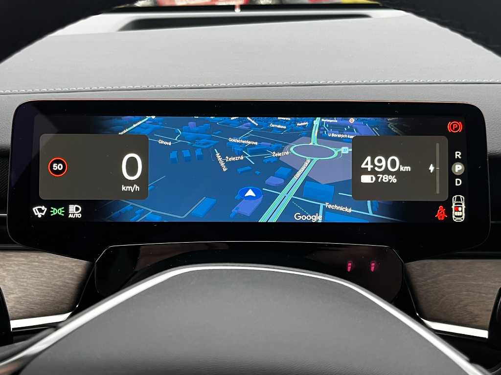 Volvo ES90