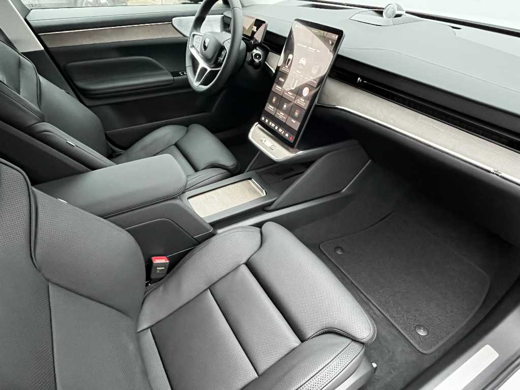 Volvo ES90