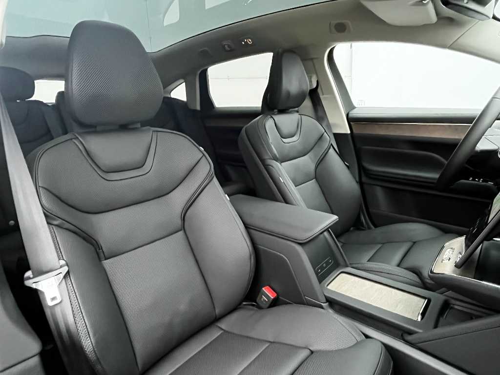 Volvo ES90