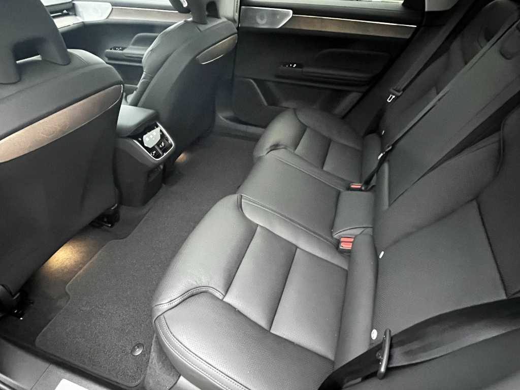 Volvo ES90