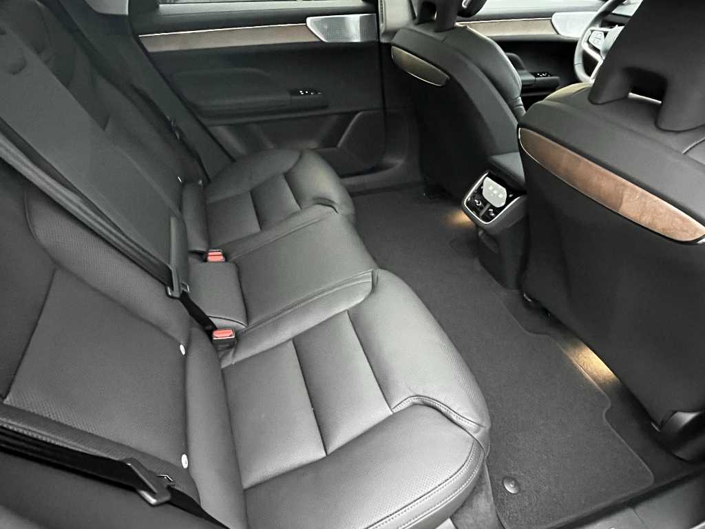 Volvo ES90
