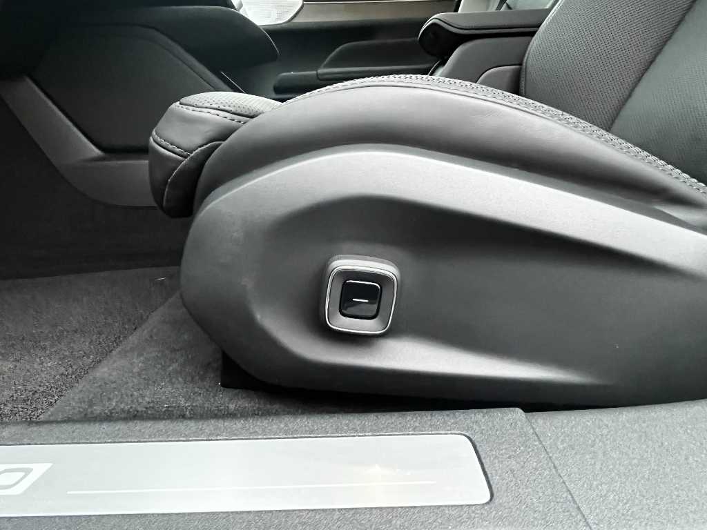 Volvo ES90