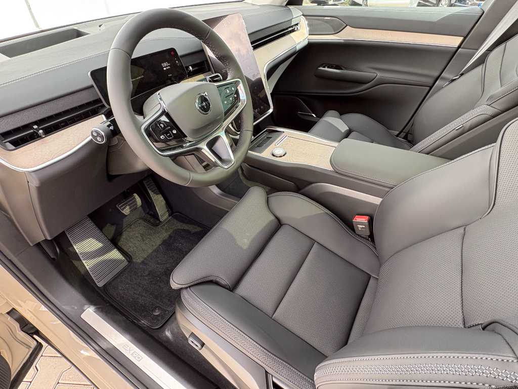 Volvo EX90