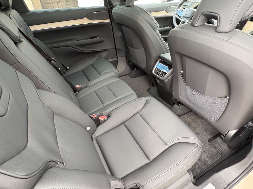 Volvo EX90