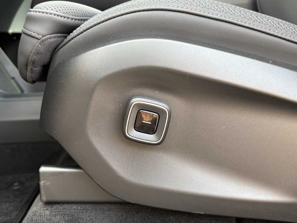 Volvo EX90