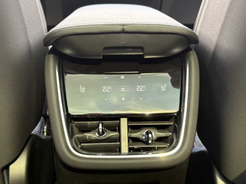 Volvo EX90
