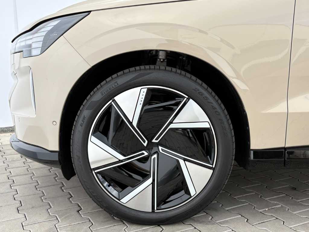 Volvo EX90