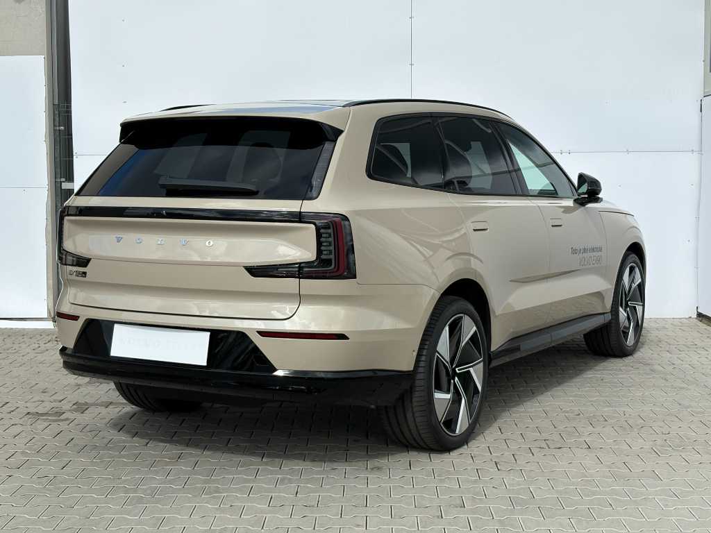 Volvo EX90