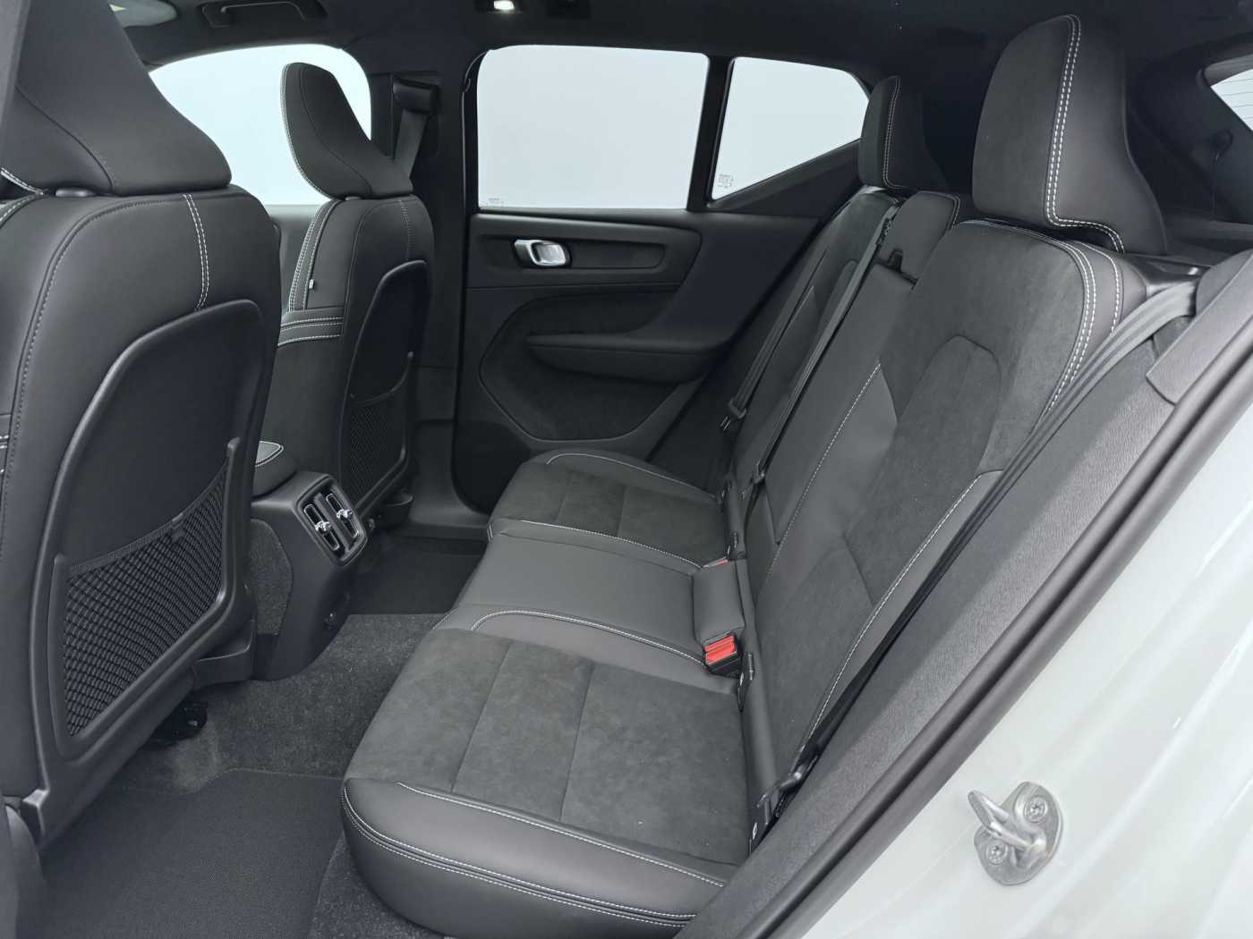 Volvo EX40