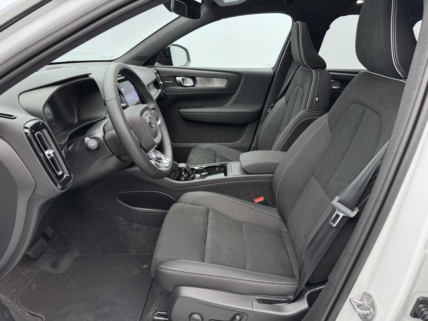 Volvo EX40