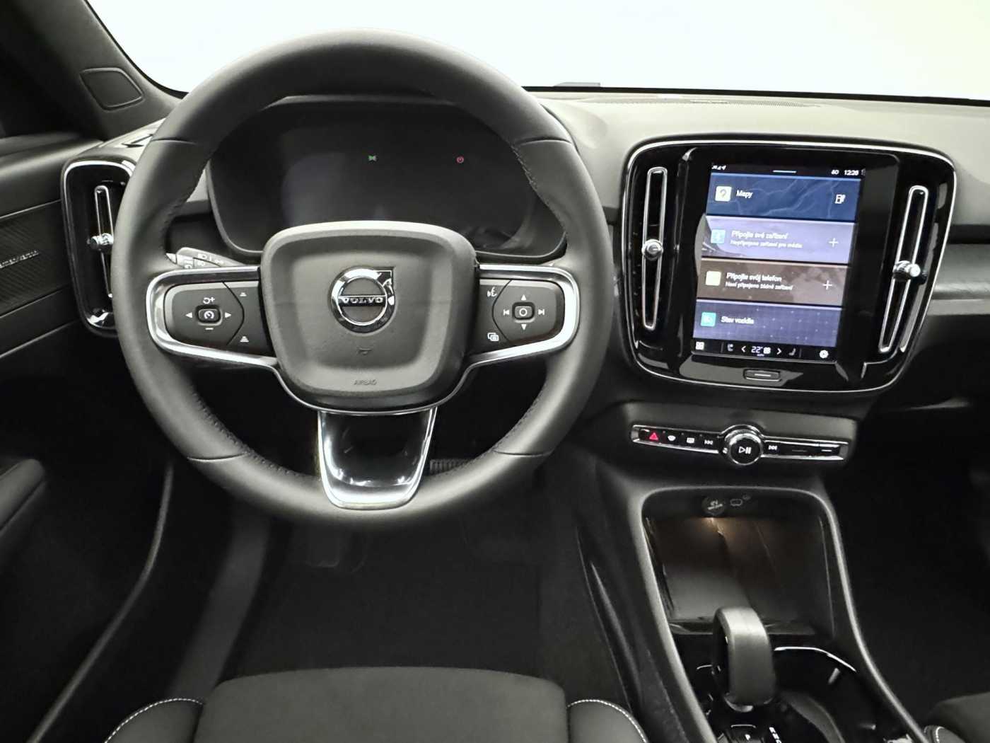 Volvo EX40