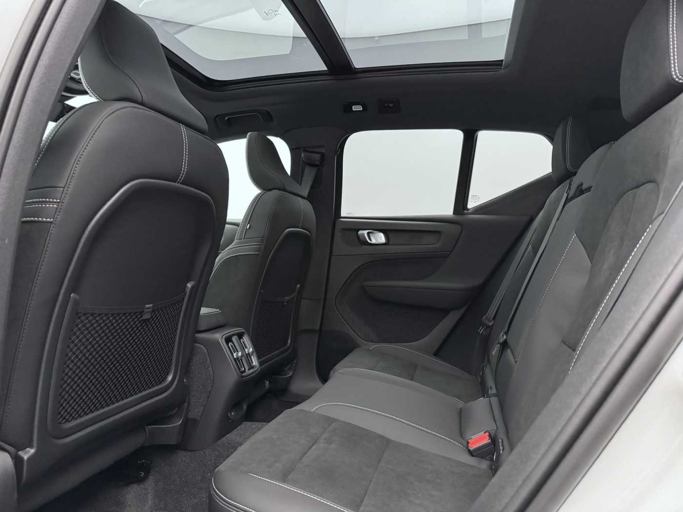 Volvo EX40