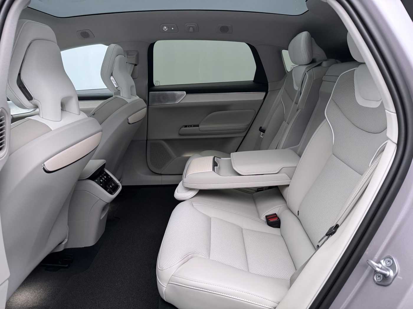 Volvo ES90