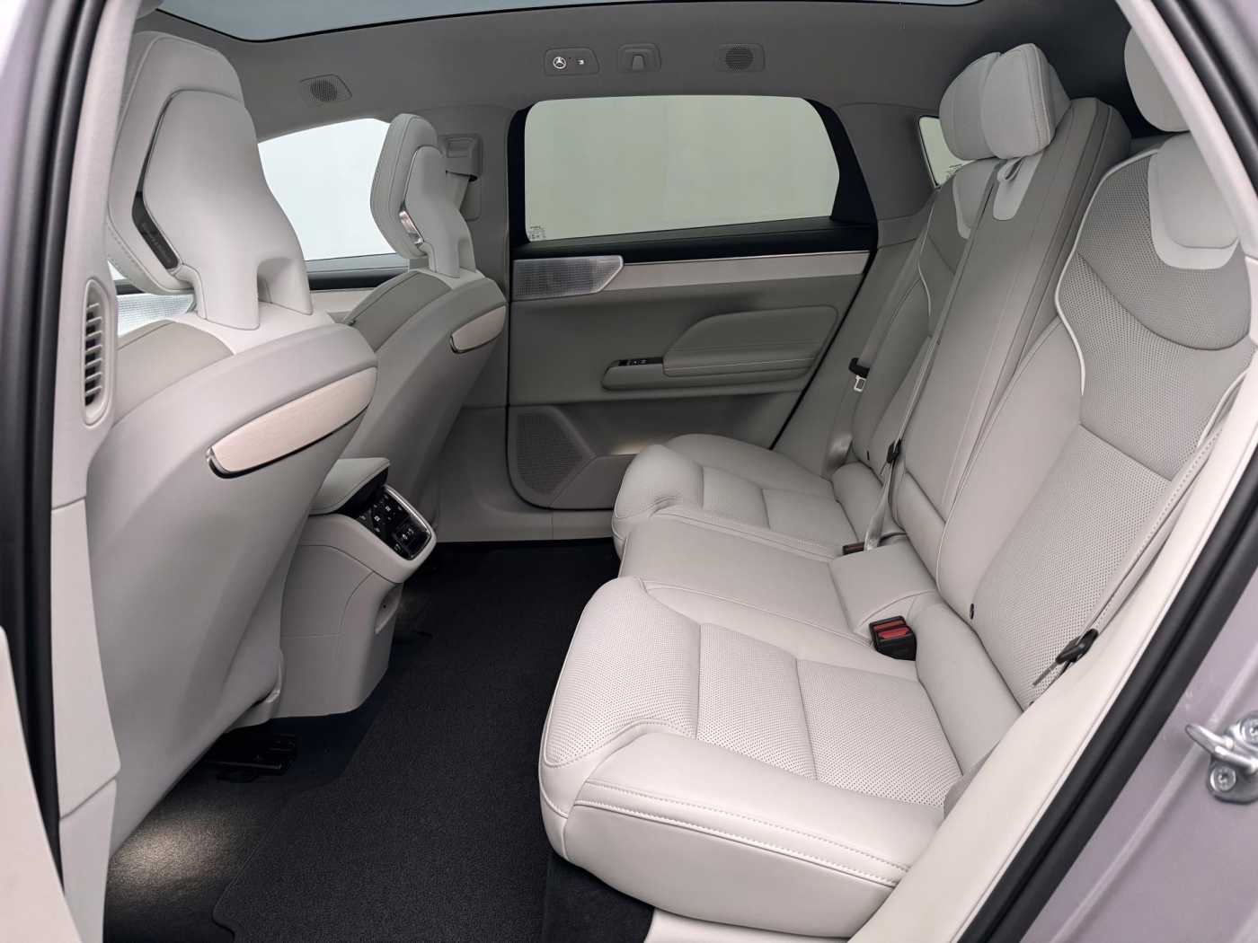 Volvo ES90