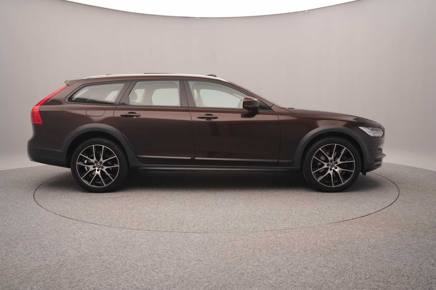 Volvo V90 Cross Country