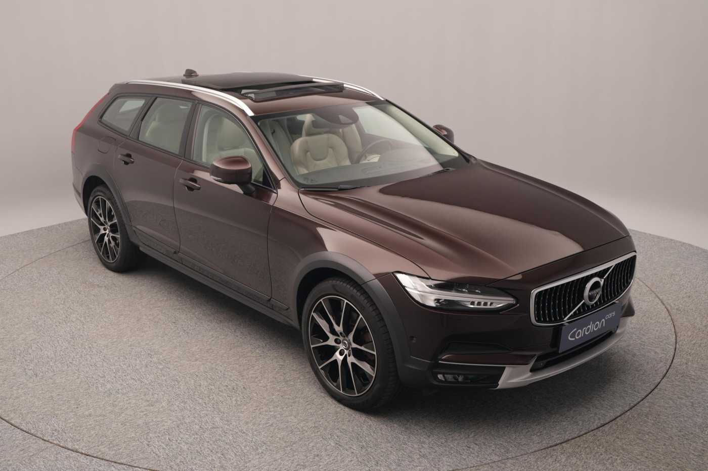 Volvo V90 Cross Country