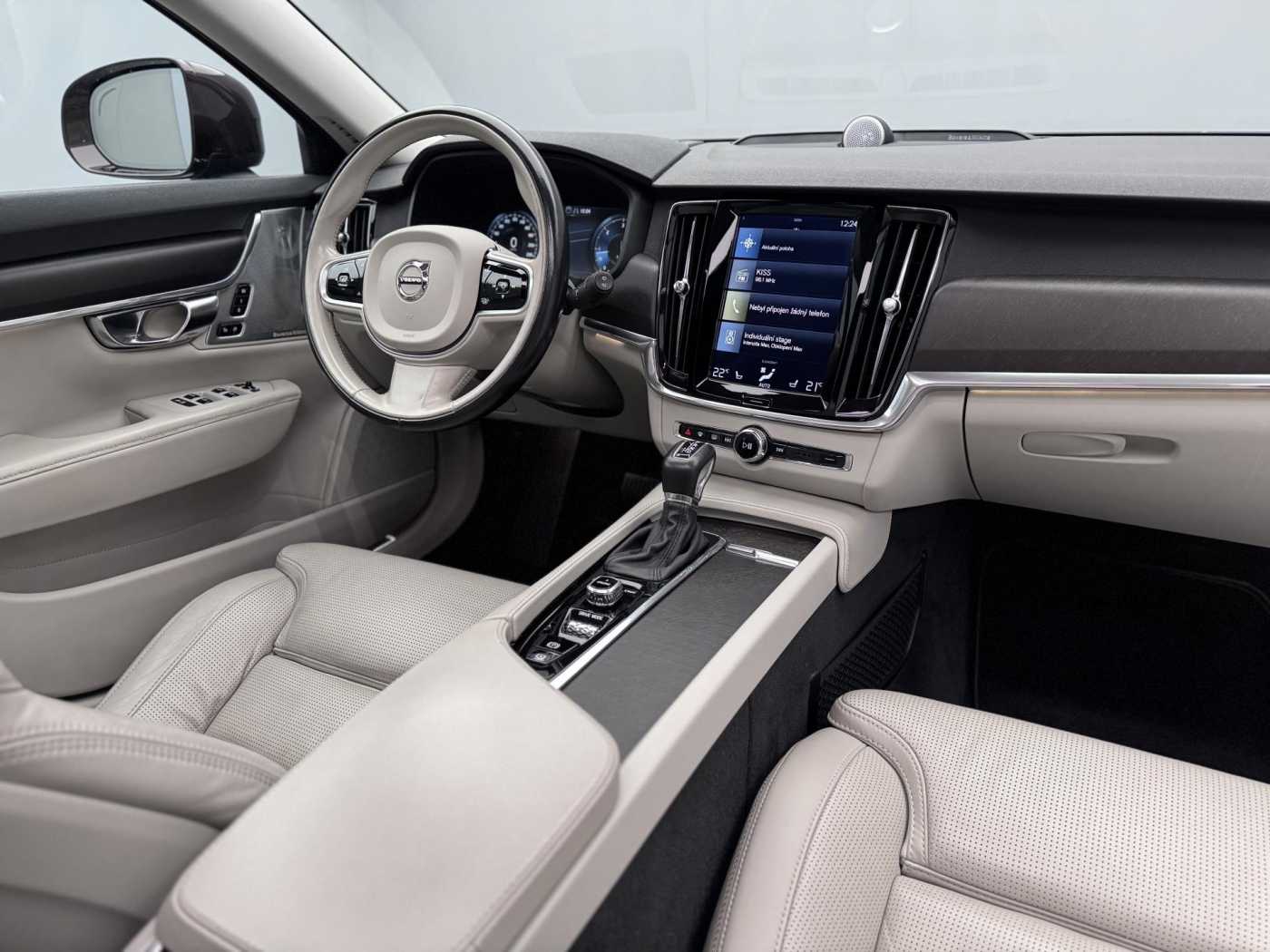Volvo V90 Cross Country