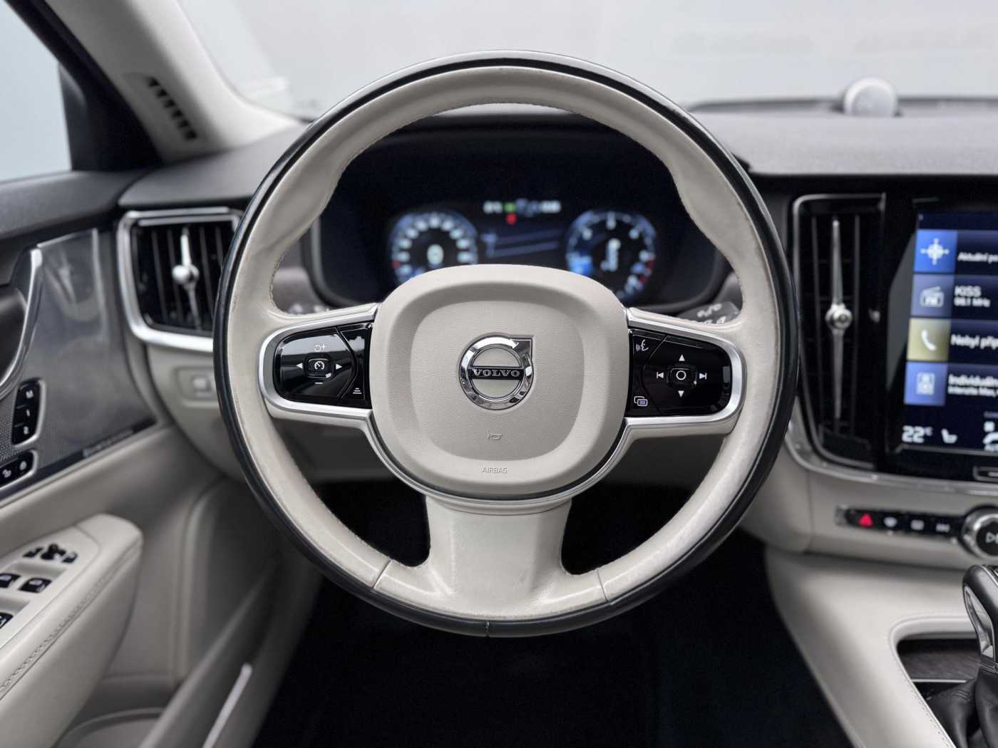 Volvo V90 Cross Country