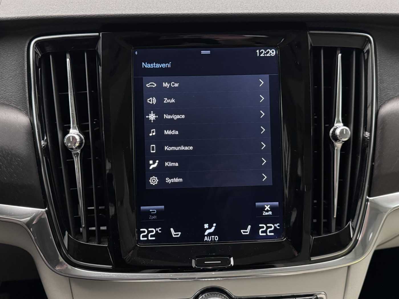 Volvo V90 Cross Country