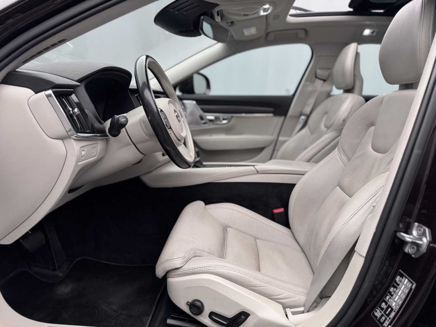 Volvo V90 Cross Country