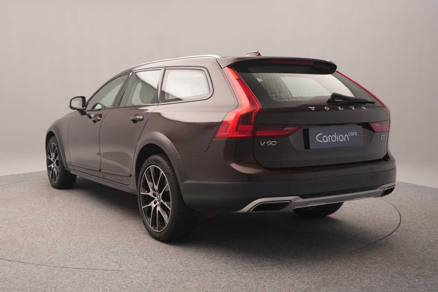 Volvo V90 Cross Country