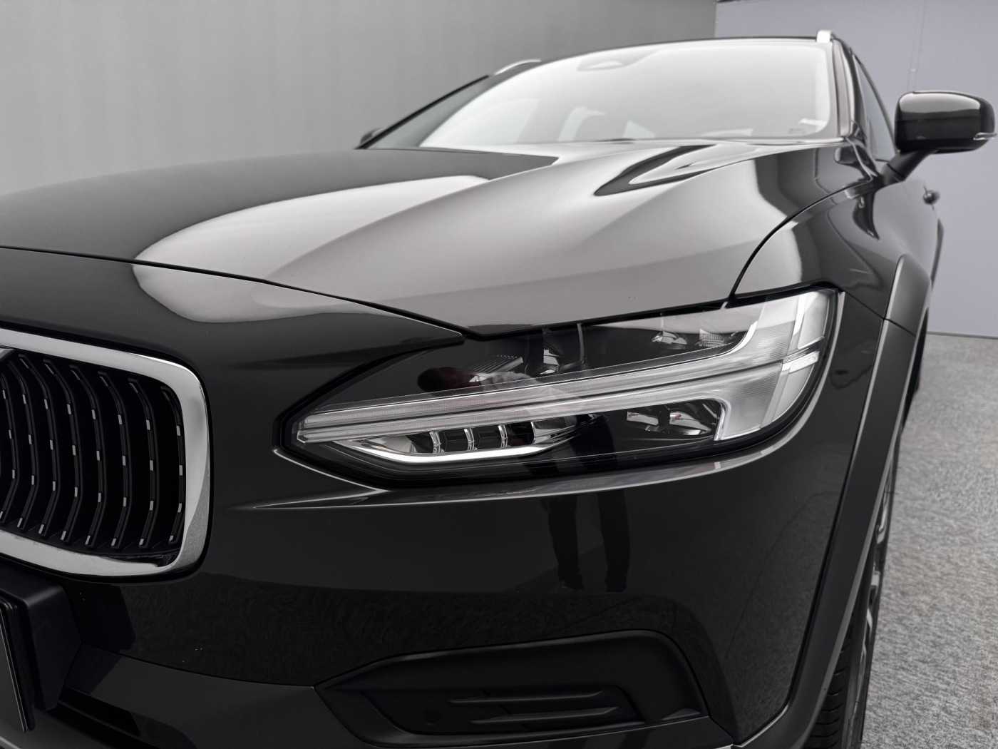 Volvo V90 Cross Country