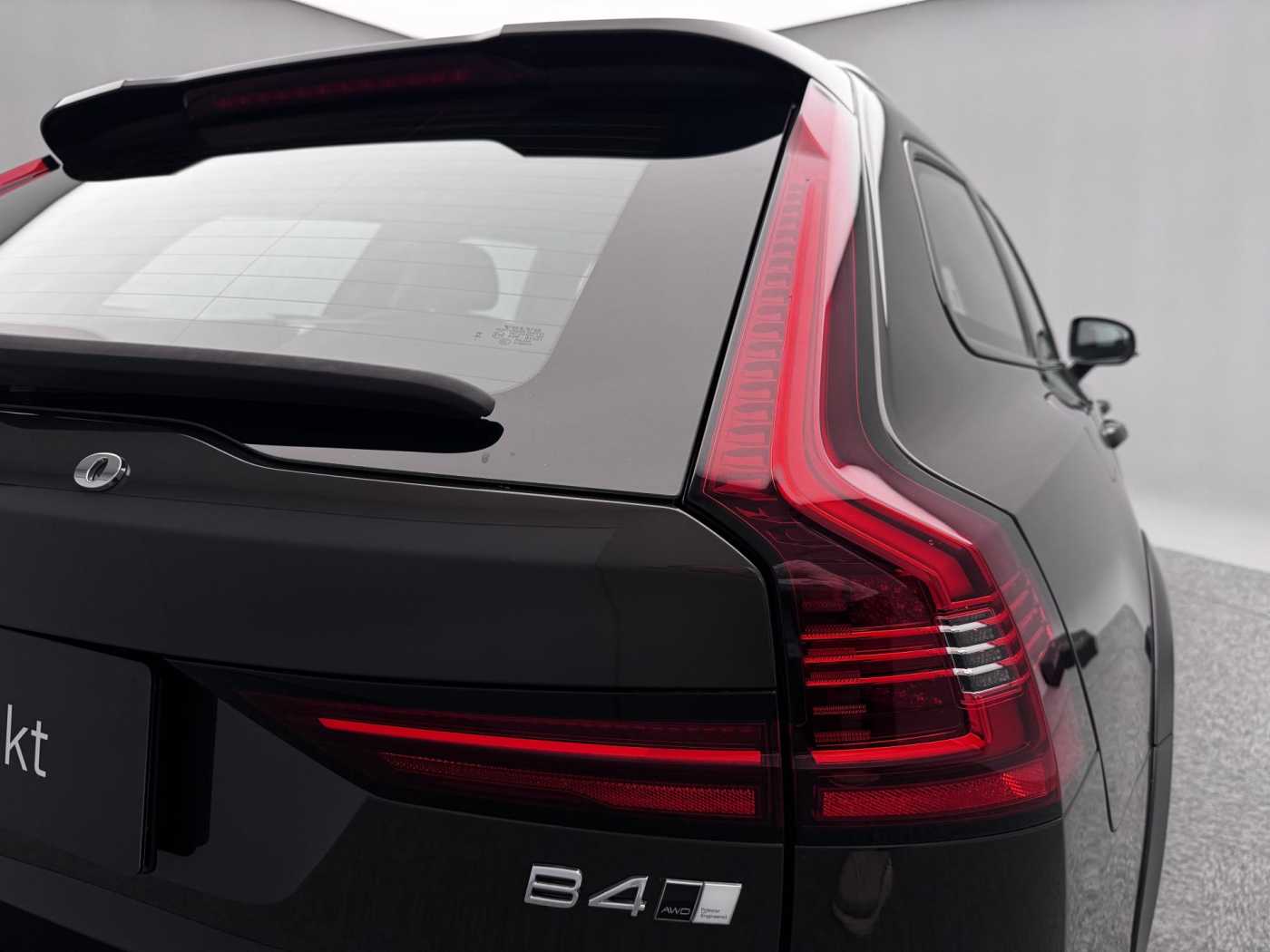 Volvo V90 Cross Country