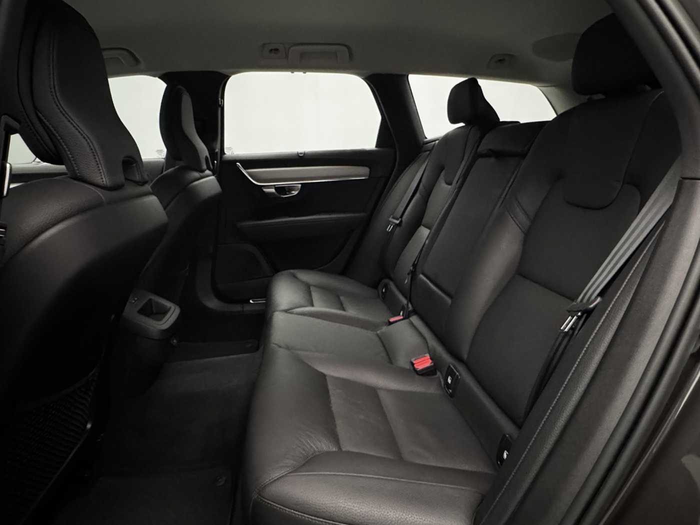 Volvo V90 Cross Country