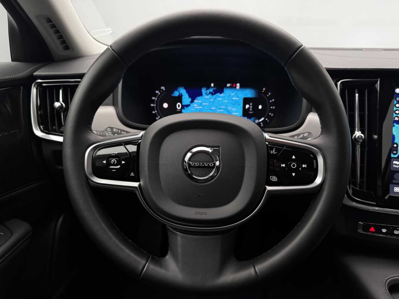 Volvo V90 Cross Country
