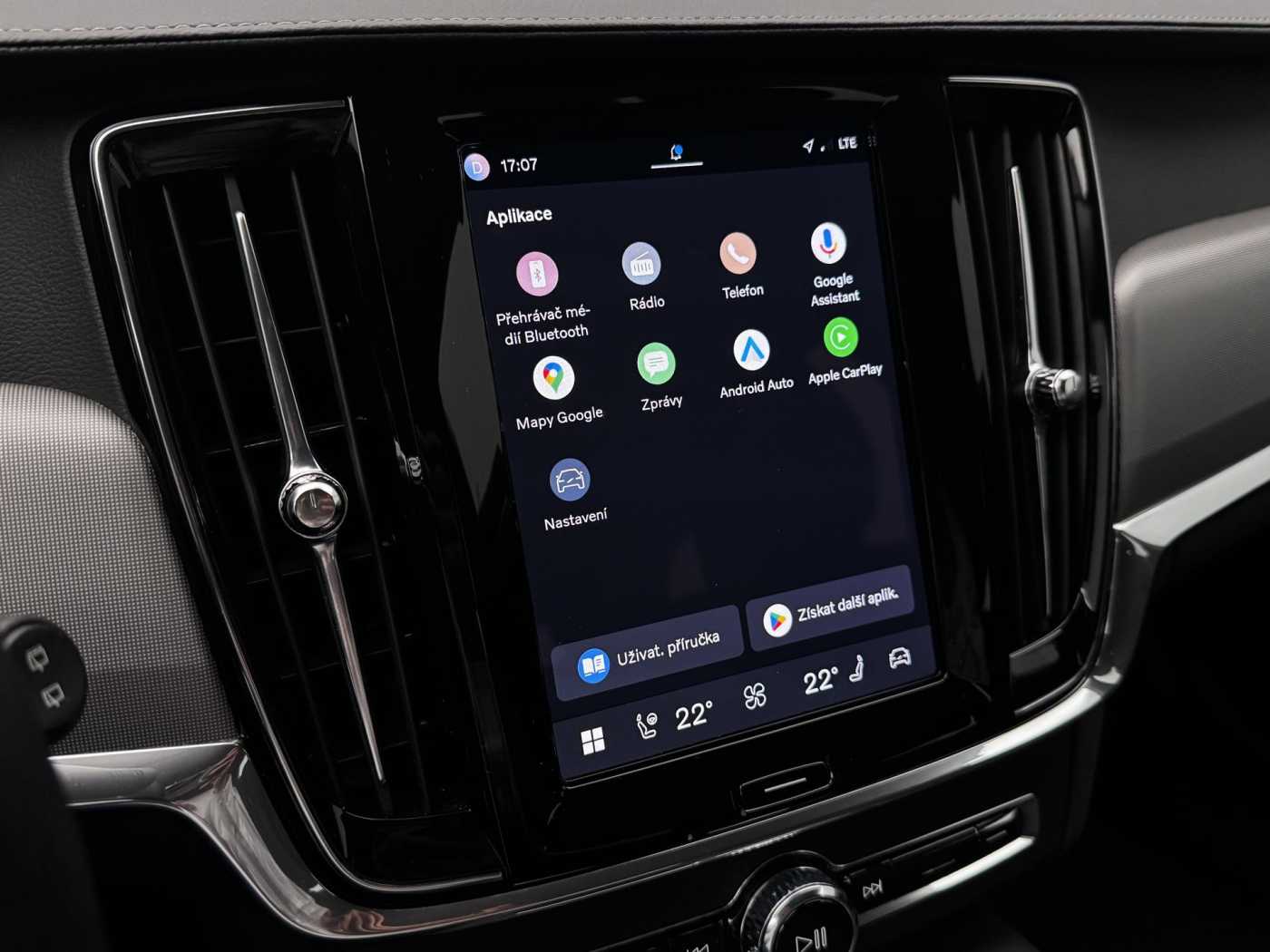 Volvo V90 Cross Country