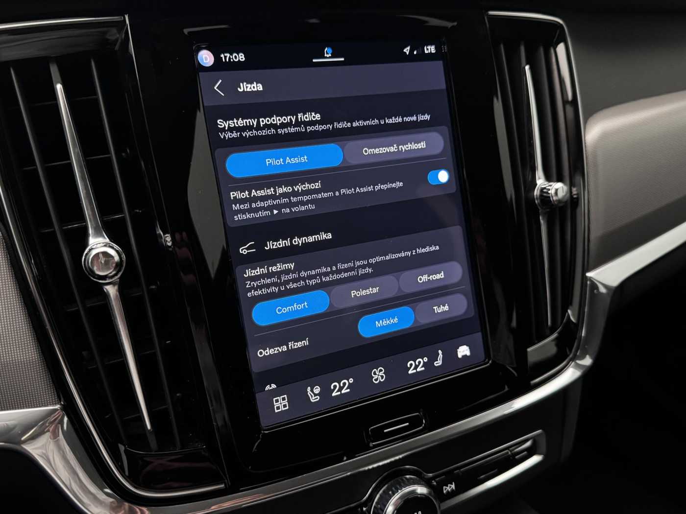 Volvo V90 Cross Country
