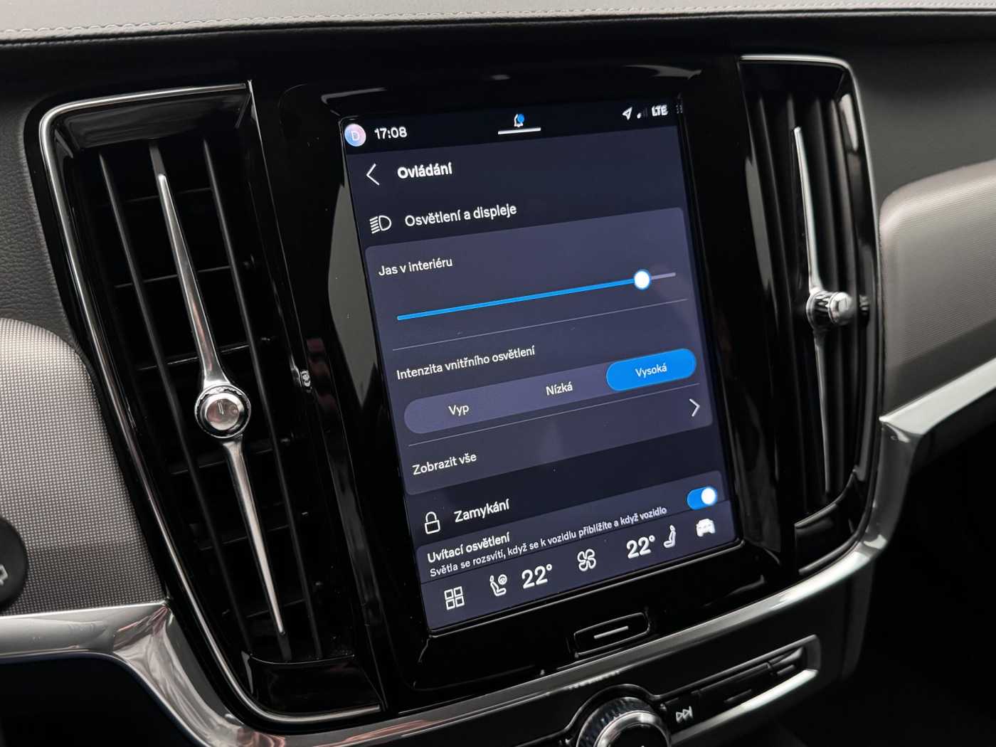 Volvo V90 Cross Country